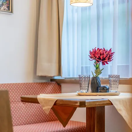 Fruehstueckspension Maier זולדן